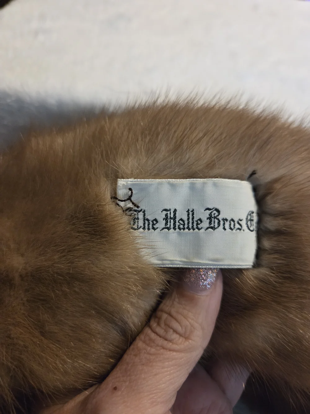 The Halle Bros Co 4 Pelt Mink